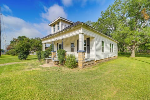 McAlester Vacation Rental | 2BR | 1BA | 976 Sq Ft