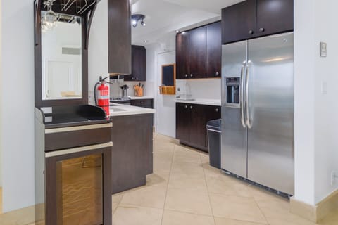 Apartment, Balcony, City View | Private kitchen | Coffee/tea maker, dining tables