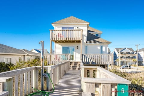 Fair Winds Oceanfront Exterior