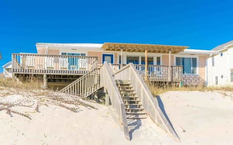 Happy Ours Oceanfront Exterior