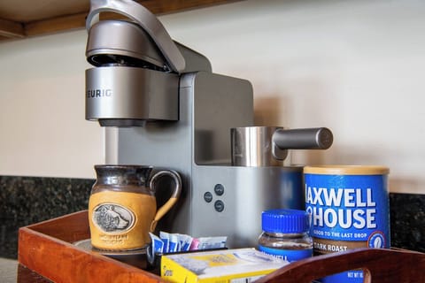 Window Wonderland's fully-equipped kitchen