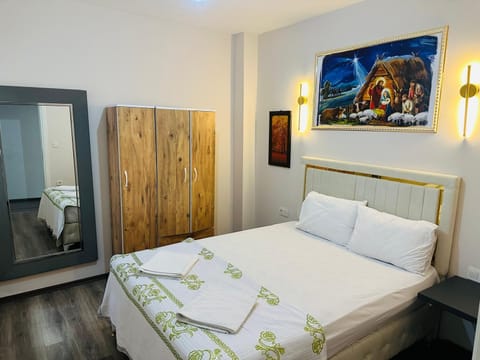 Basic Studio, City View | Desk, free WiFi