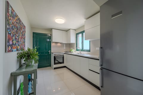 Gallery Apartment,near beach,shared pool, South Crete, Kitchen
