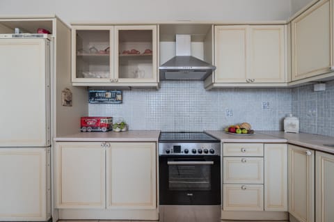 Gallery Home,near beach,private pool, South Crete, kitchen