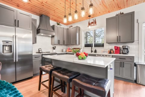 Fully stocked kitchen with all appliances