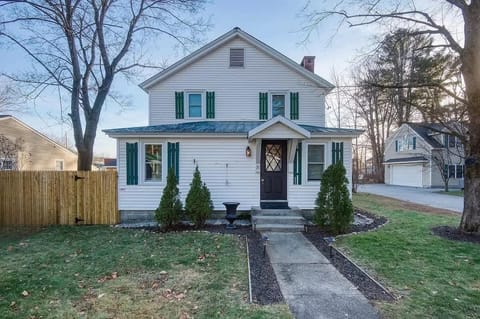 Conveniently located just minutes from downtown North Conway