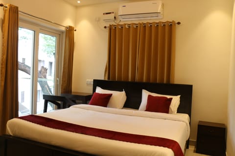Premium Room, Balcony | Desk, soundproofing, free WiFi