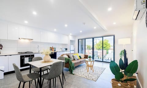 Bright and spacious entry into the living and kitchen area