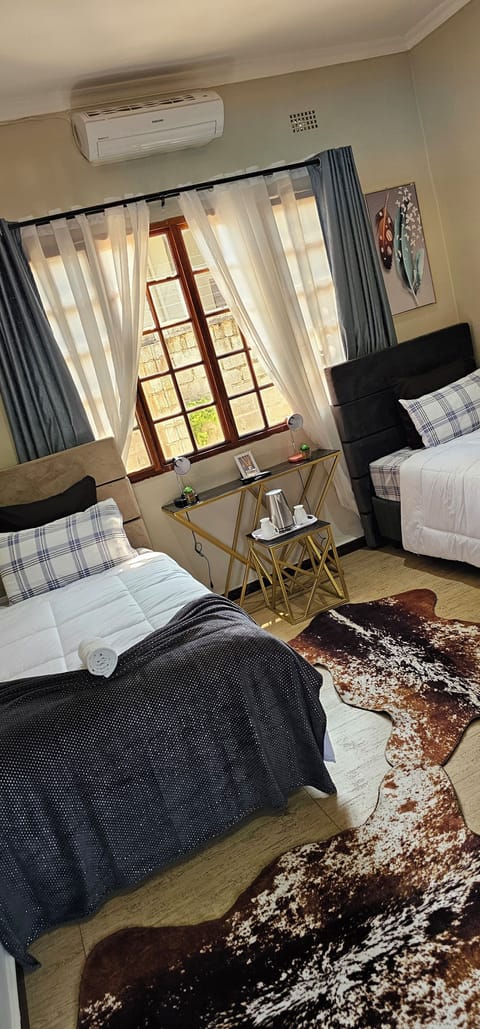 Luxury Double or Twin Room | Laptop workspace, blackout drapes, soundproofing, iron/ironing board