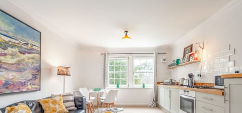 Modern kitchen at 8 Abbey Street