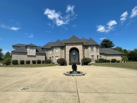 Front view from circular drive.