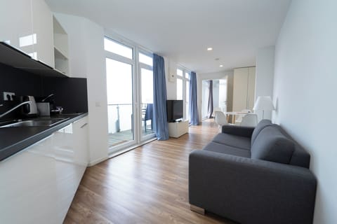 Family Room | Iron/ironing board, free WiFi, bed sheets