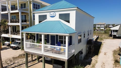 Our stately beach house was designed to provide guests with the ultimate beach vacation experience. A convenient location, artful design & decor, and luxe amenities combine to create a truly memorable vacation experience.