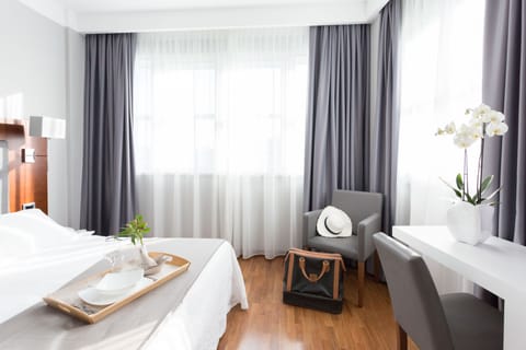 Superior Double or Twin Room | Premium bedding, minibar, in-room safe, desk