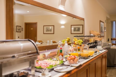 Daily buffet breakfast for a fee