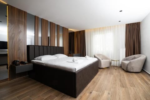 Standard Double Room, Balcony | Desk, laptop workspace, WiFi (free), bed sheets