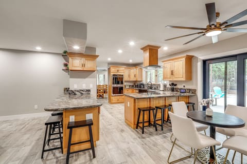 House (4 Bedrooms) | Interior