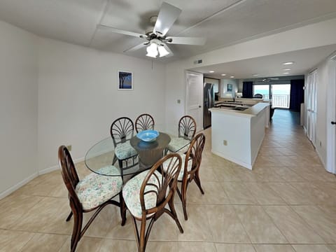 Dining Area - Seating for Six