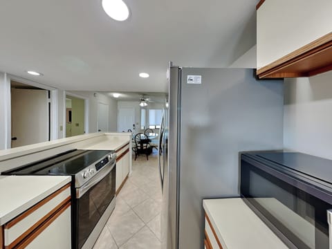 Fully Equipped Kitchen with Stainless Steel Appliances