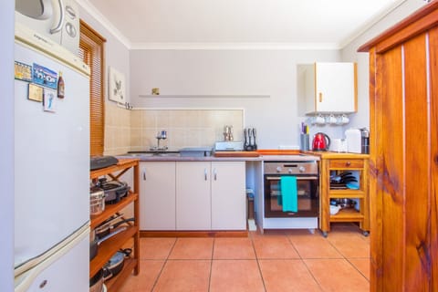 Apartment, 2 Bedrooms, Smoking, Patio | Interior