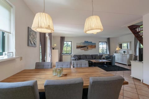 Villa | Dining
