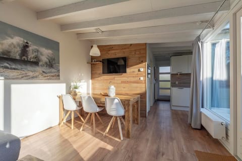 Bungalow | Dining