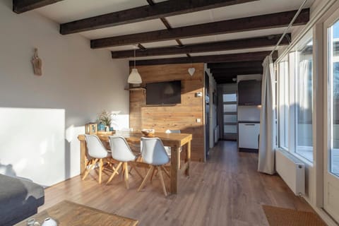 Bungalow | Dining