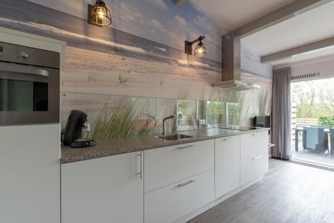 House | Private kitchen | Electric kettle, toaster