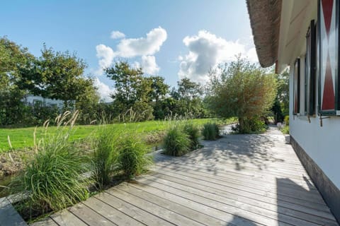 Villa | Garden