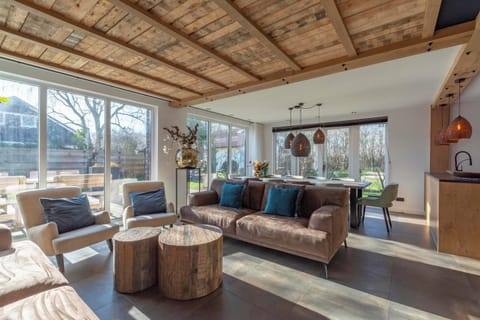 Villa | Living room