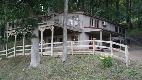 Right front view of property