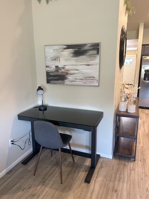 Adjustable-standing Office Desk