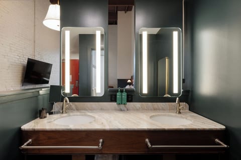 Standard Double Room | Bathroom | Free toiletries, hair dryer, towels, soap