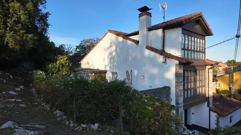 Property building,Balcony/Terrace