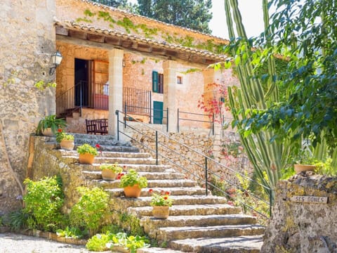 Comfort House, 2 Bedrooms, Mountain View | Terrace/patio