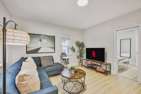 After a day of adventure, come home to this peaceful haven. Sink into the deep, plush sectional and feel your worries melt away. Whether you`re planning your next excursion, catching up on your favorite shows on the large TV, or simply enjoying the quiet 