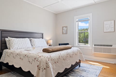 King Bed, Custom Mattress Made in Tennessee