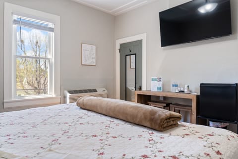 King Bed, Custom Mattress Made in Tennessee