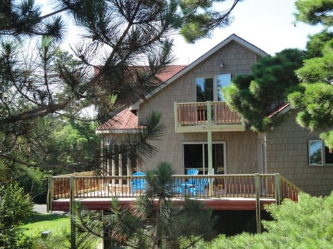 Large deck overlooking Rainy Lake.