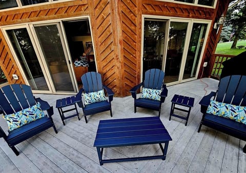 Wrap- Around Upper Deck Seating