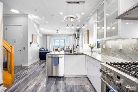 Elegant Dining with a Coastal Backdrop
