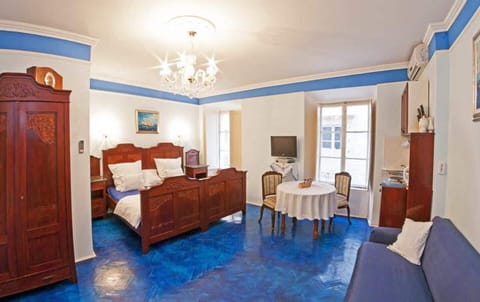Apartment | 1 bedroom, iron/ironing board, WiFi (free), bed sheets