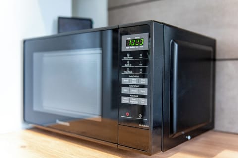 House, 3 Bedrooms | Private kitchen | Fridge, microwave, oven, stovetop