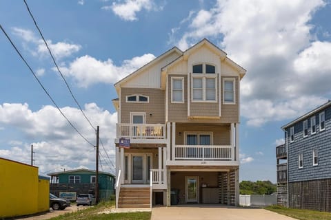 Welcome to Ocean Breeze in the Heart of Nags Head, NC