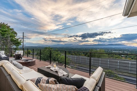 Nature, Outdoors, Scenery, Balcony, Building