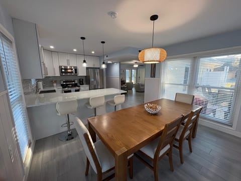 dinning room / kitchen