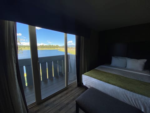 Standard Suite, Multiple Beds, Non Smoking, Lake View | Lake view