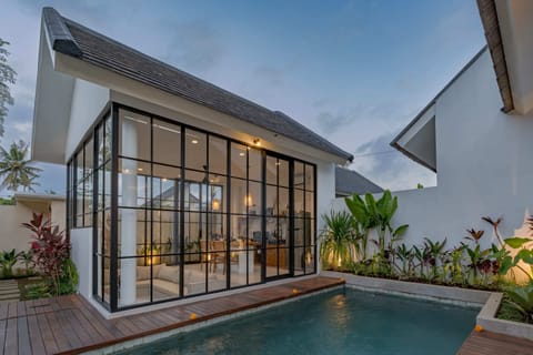 Basic Villa | Pool | Outdoor pool