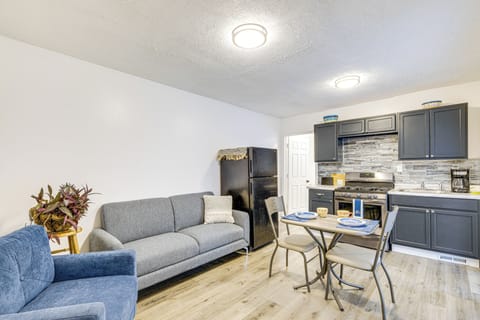 Living Room | Central Heating & A/C | Free WiFi | Pack N' Play