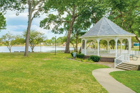 Barberton Vacation Rental | 2BR | 1BA | 450 Sq Ft | Stairs Required